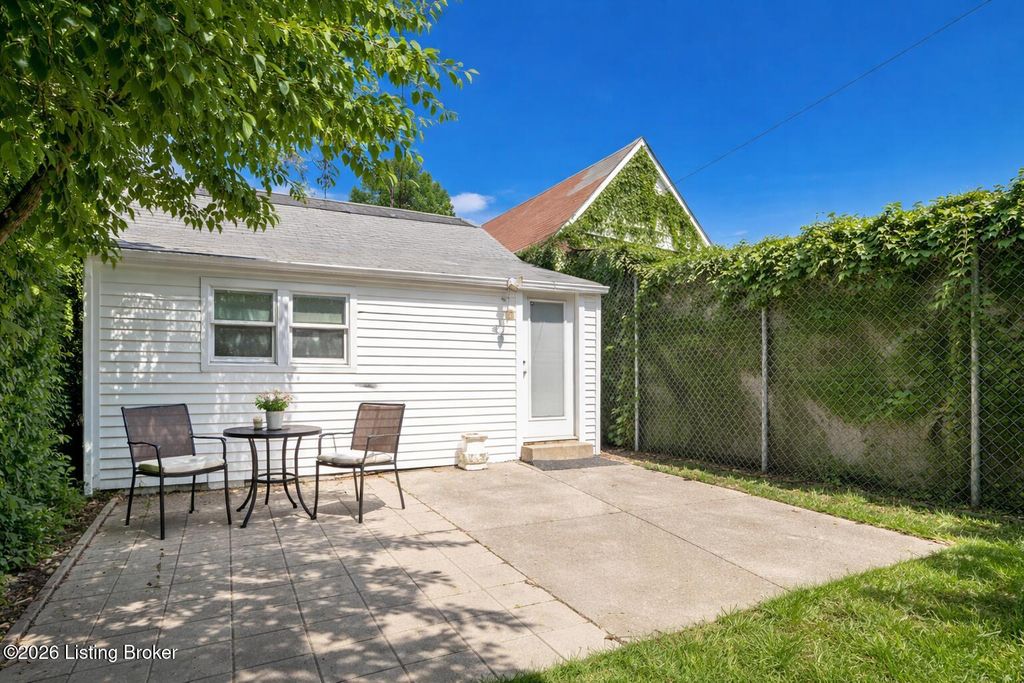 Photo of 2836 Garfield Ave, Louisville, KY 40212 (MLS # 1714299)