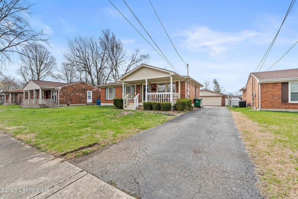 Photo of 110 Danny Ct, Louisville, KY 40214 (MLS # 1712026)
