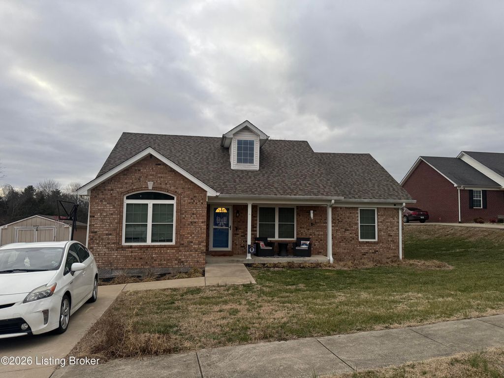 Photo of 107 Cumberland Ct, Bardstown, KY 40004 (MLS # 1707294)