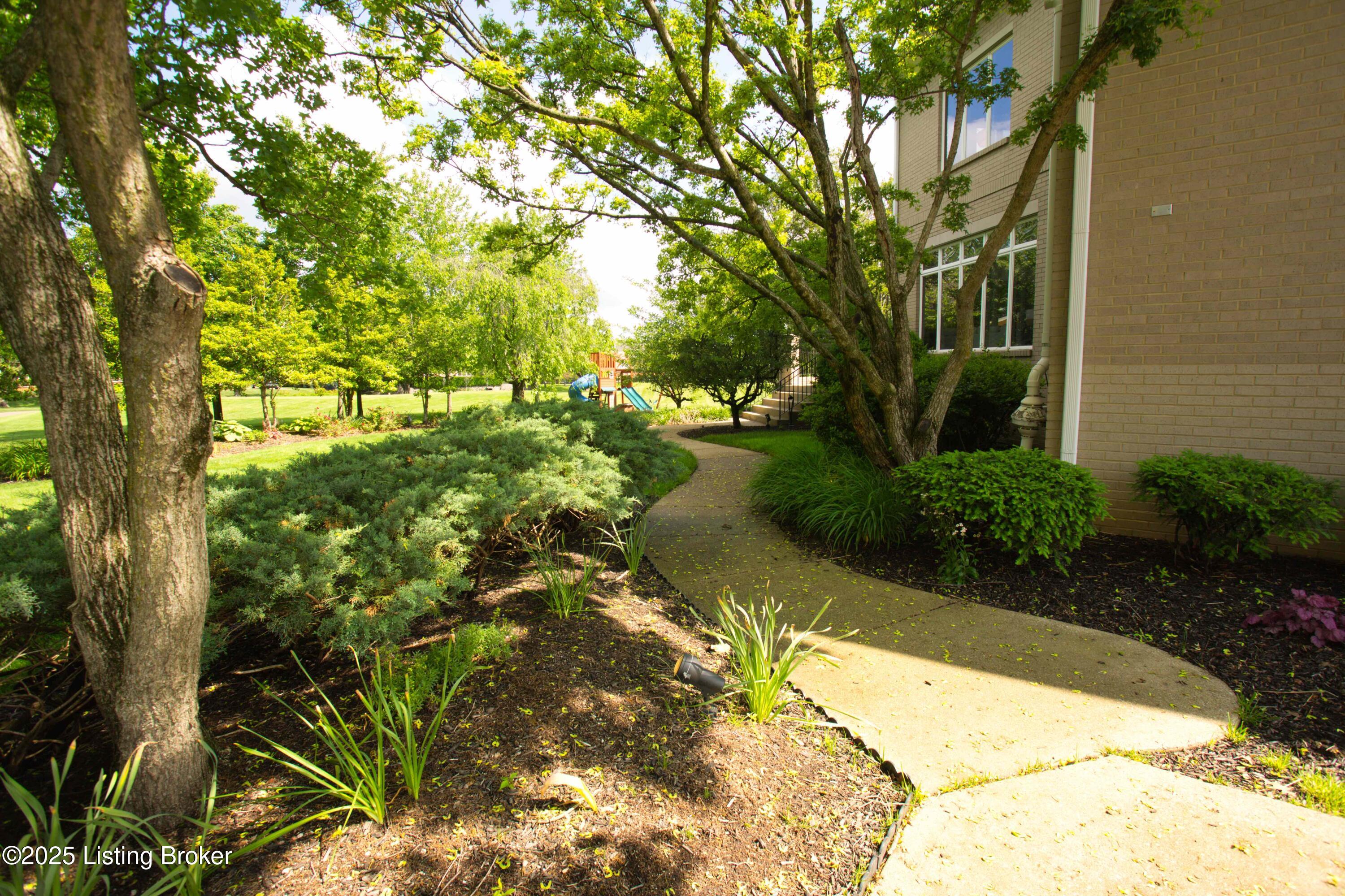 2114 Club Vista Pl, Louisville, Pennsylvania image 18