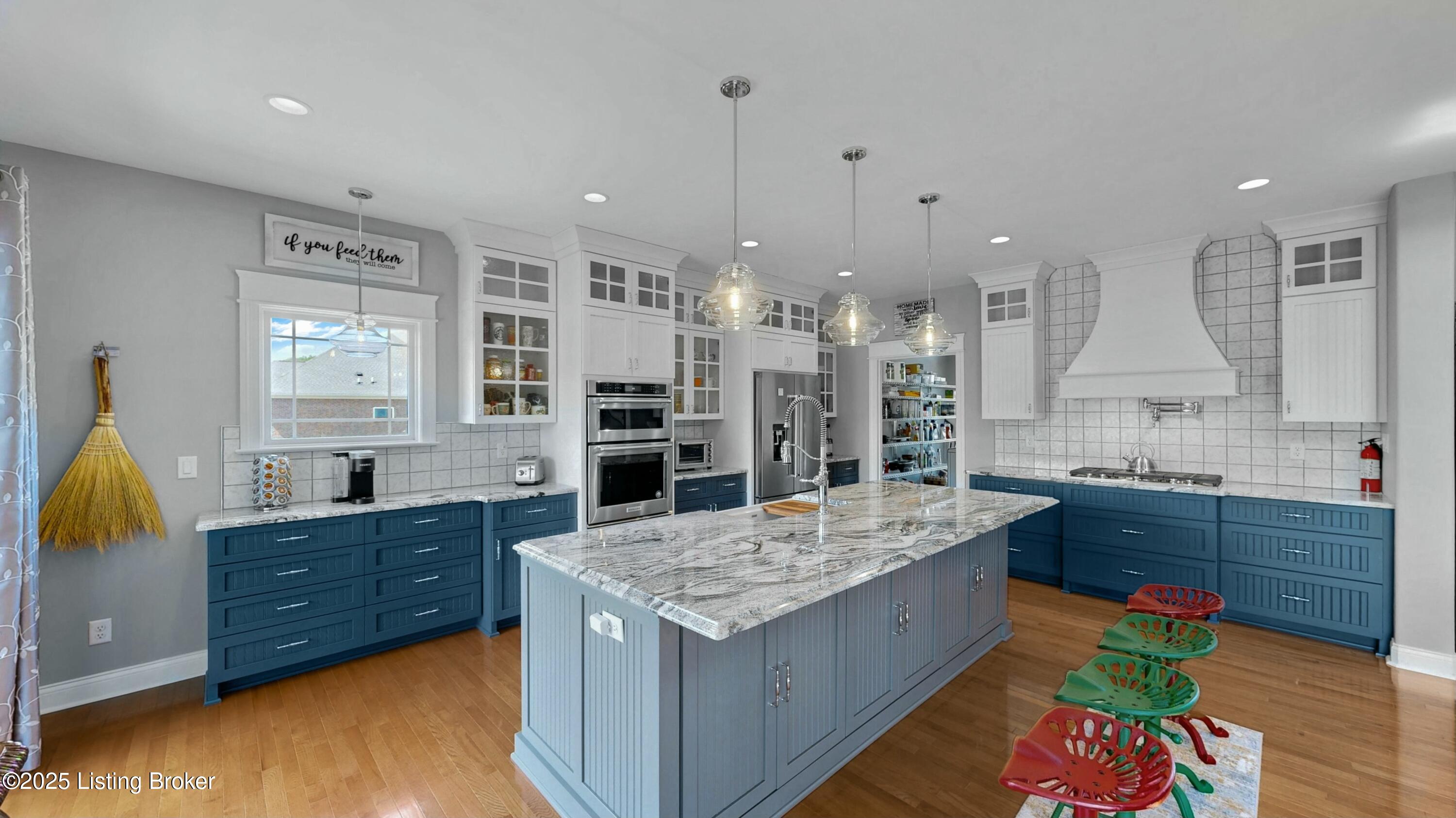 8026 Wooded Ridge Dr, Louisville, Kentucky image 17