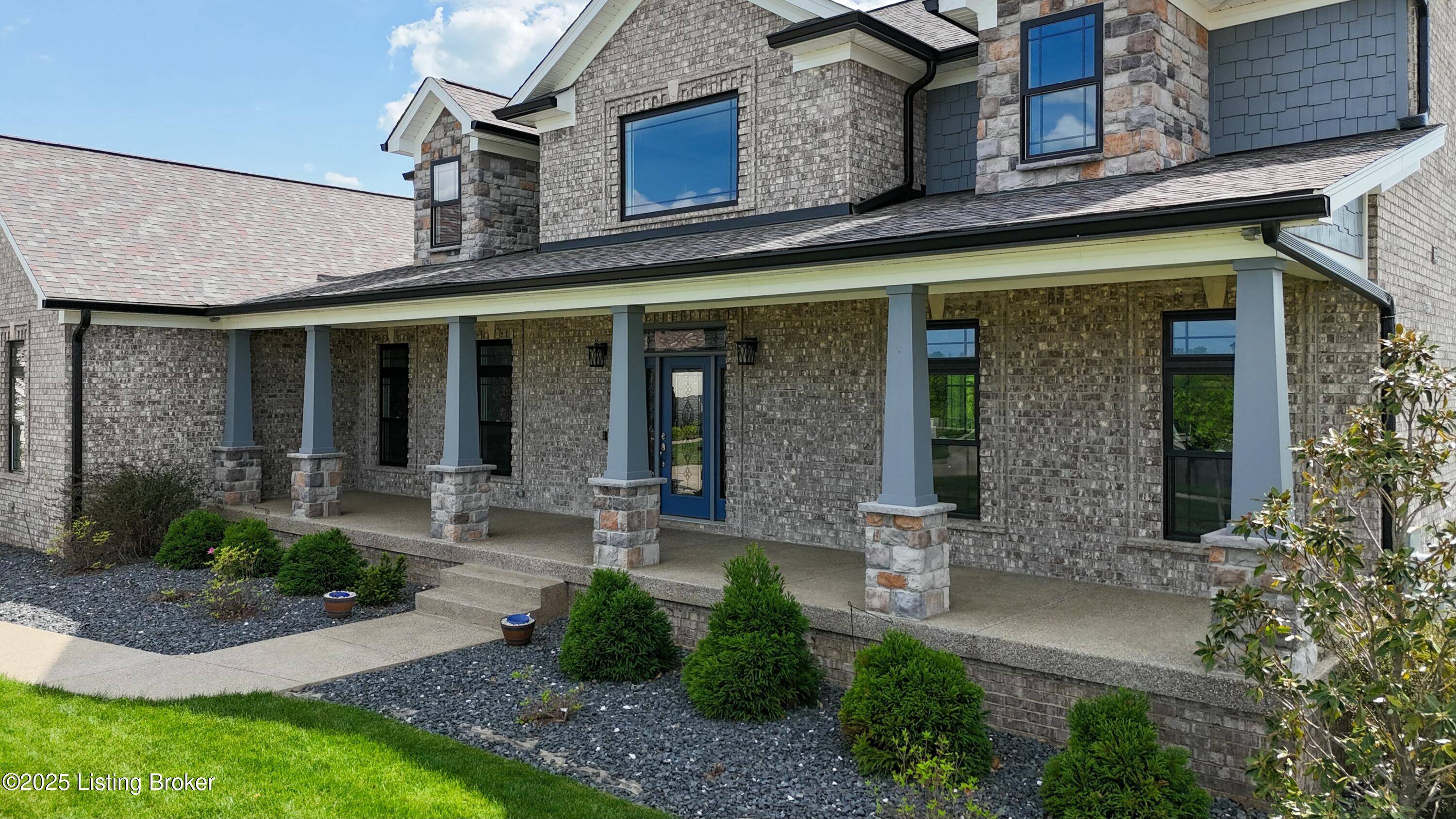 8026 Wooded Ridge Dr, Louisville, Kentucky image 8