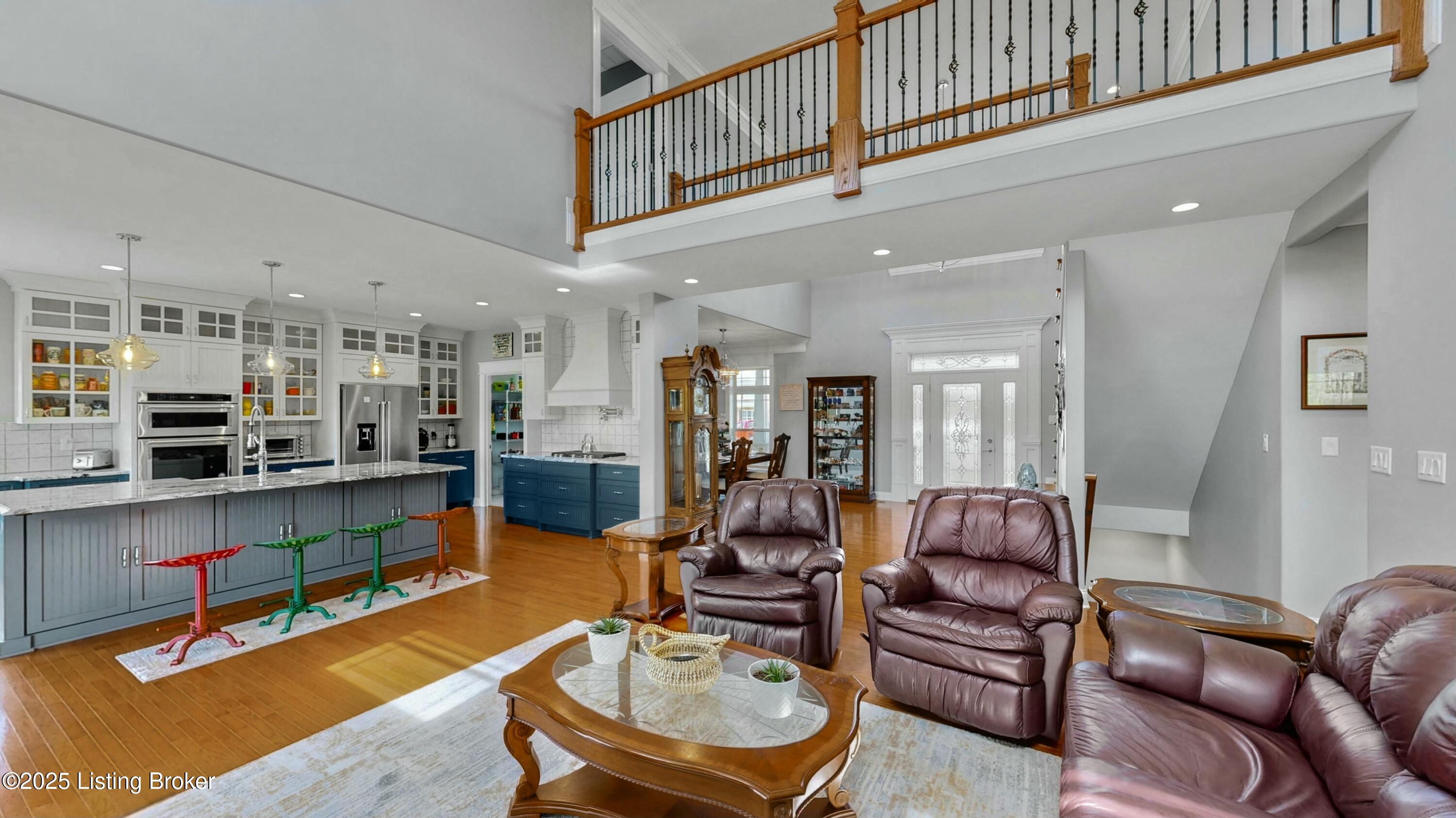 8026 Wooded Ridge Dr, Louisville, Kentucky image 12