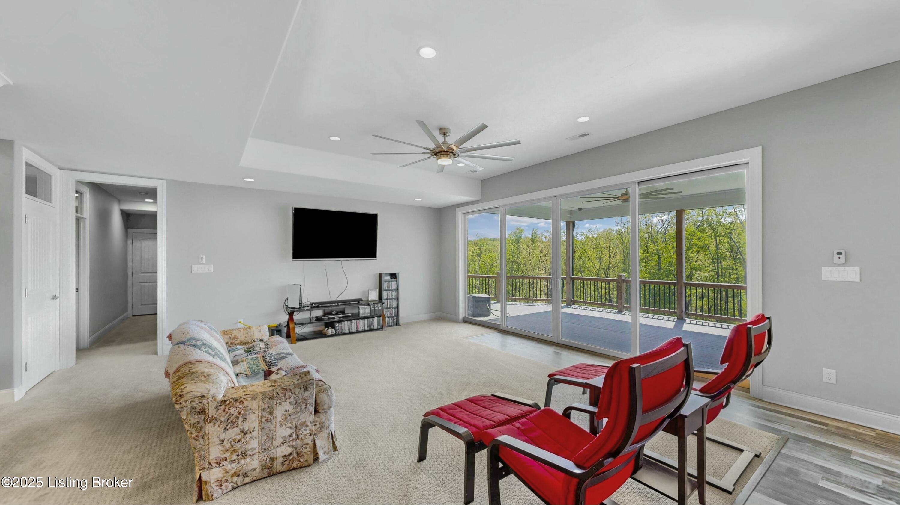 8026 Wooded Ridge Dr, Louisville, Kentucky image 45