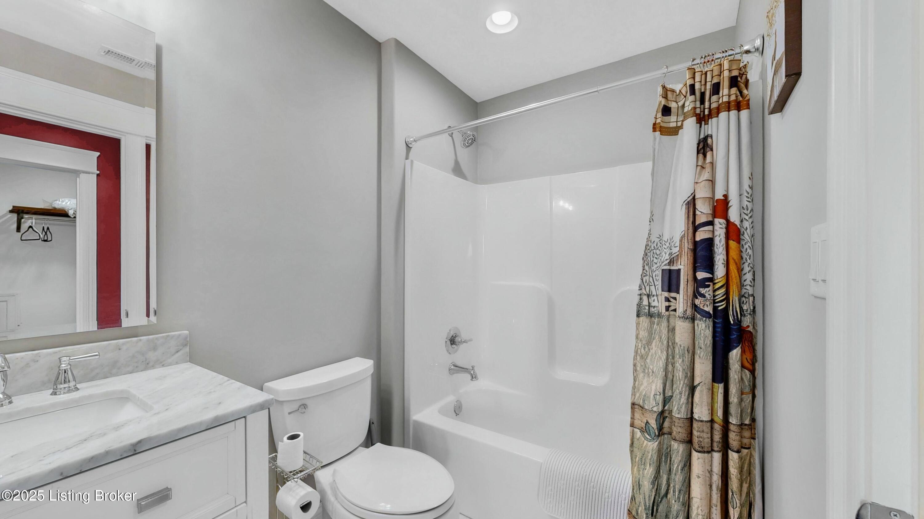 8026 Wooded Ridge Dr, Louisville, Kentucky image 39