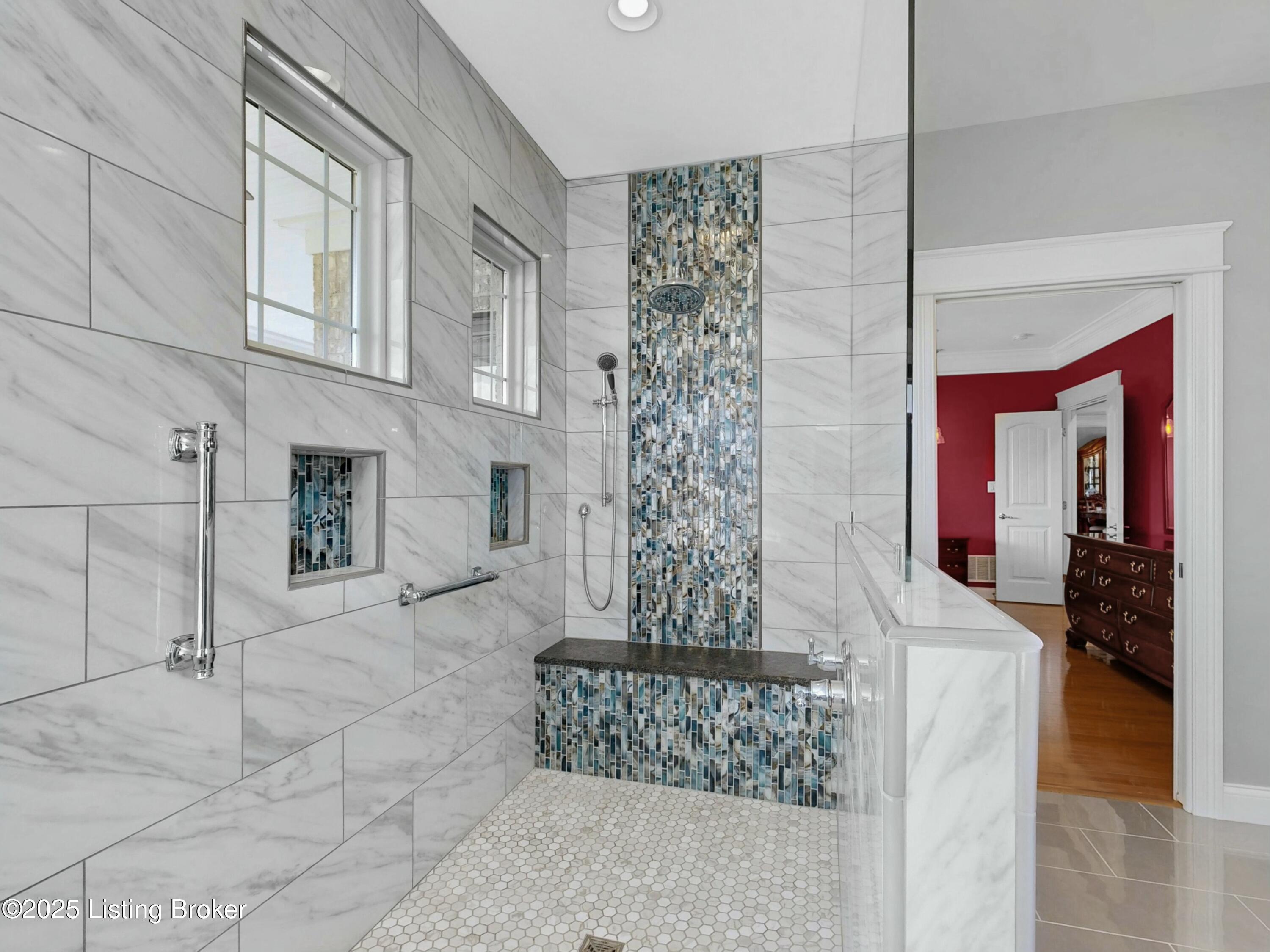 8026 Wooded Ridge Dr, Louisville, Kentucky image 27