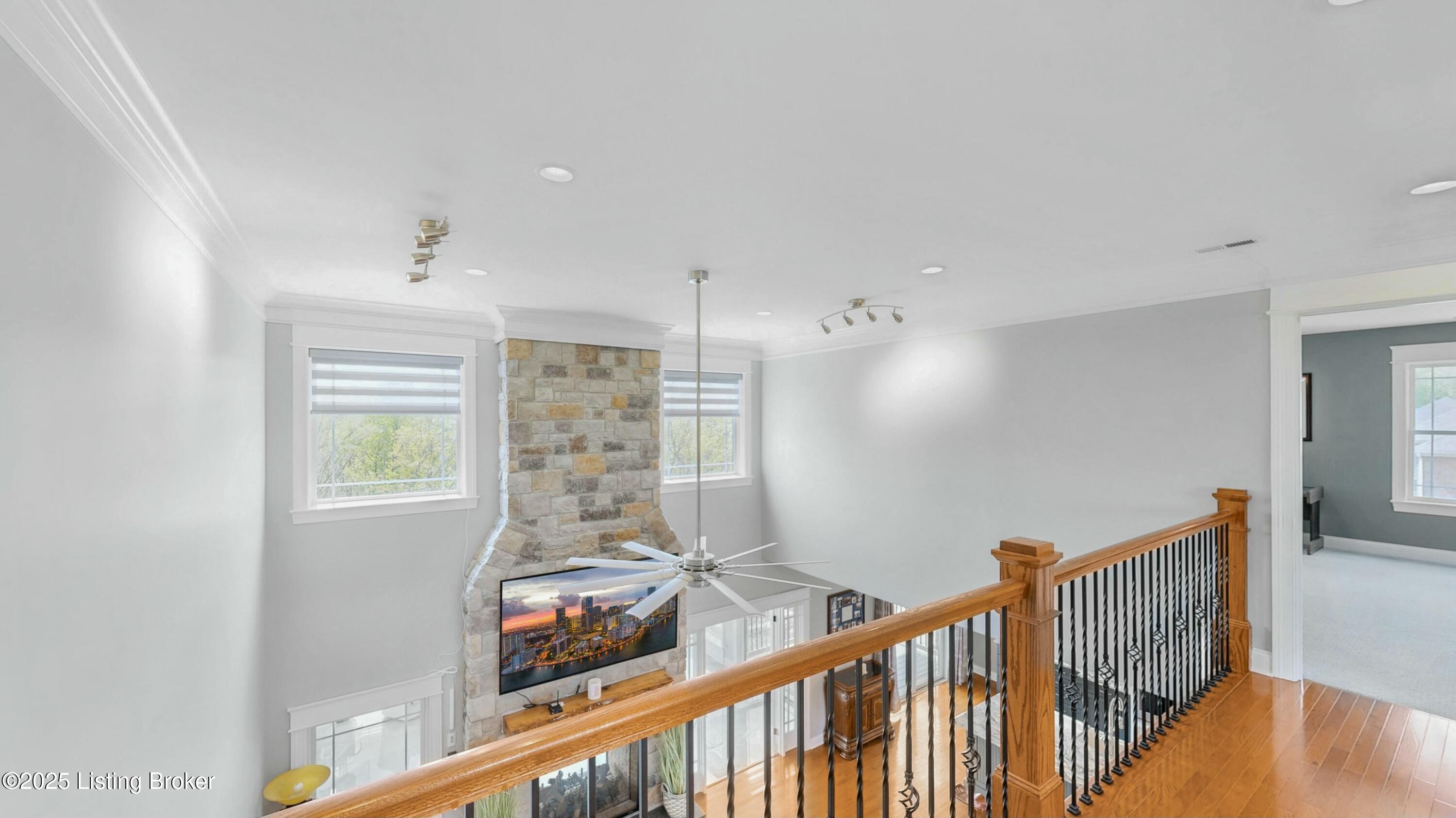 8026 Wooded Ridge Dr, Louisville, Kentucky image 34