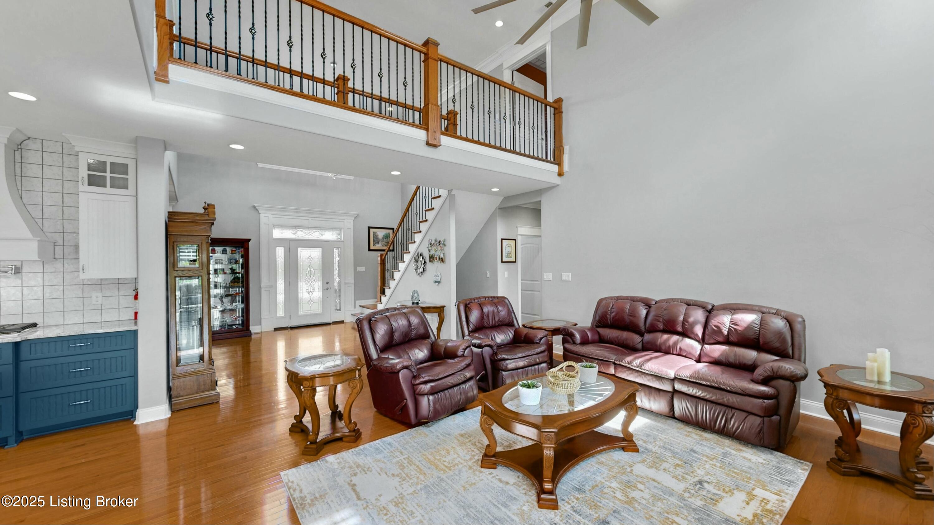 8026 Wooded Ridge Dr, Louisville, Kentucky image 11