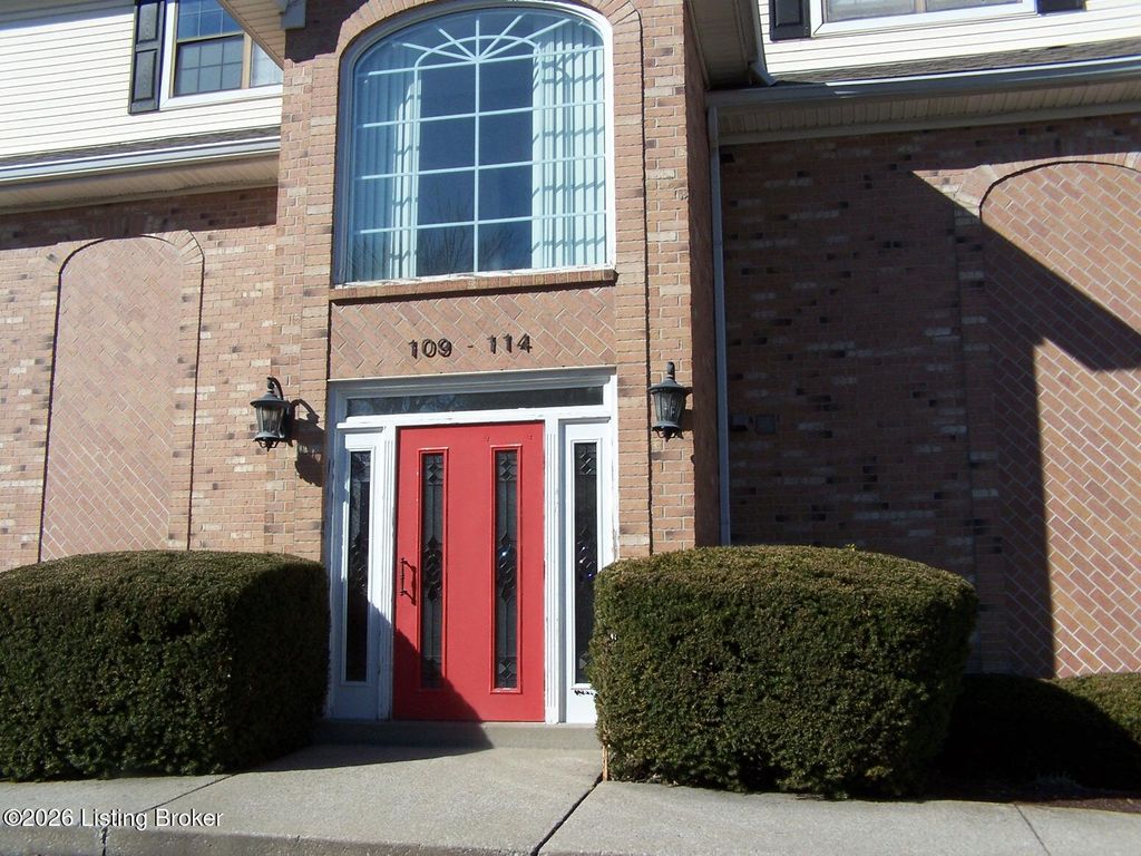 Photo of 2726 Hollywood Terrace #112, Louisville, KY 40206 (MLS # 1710296)