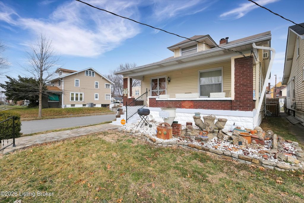 Photo of 2343 Hale Ave, Louisville, KY 40210 (MLS # 1710060)