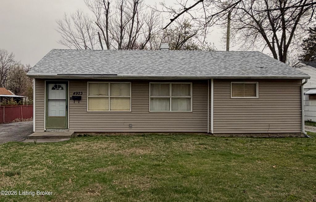 Photo of 4923 Bluebird Ave, Lynnview, KY 40213 (MLS # 1711464)