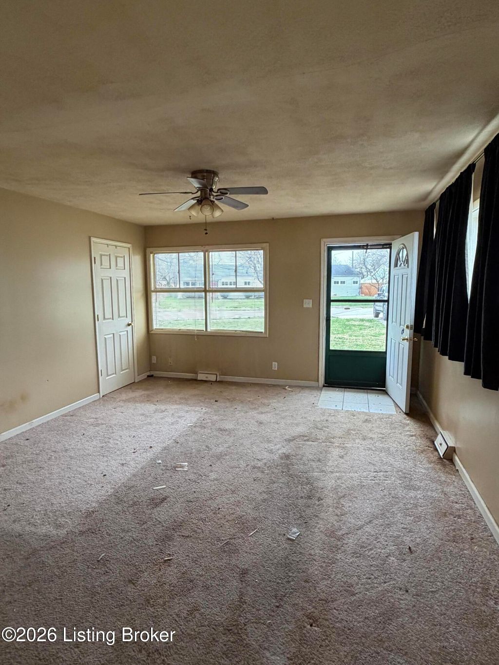 Photo of 4923 Bluebird Ave, Lynnview, KY 40213 (MLS # 1711464)