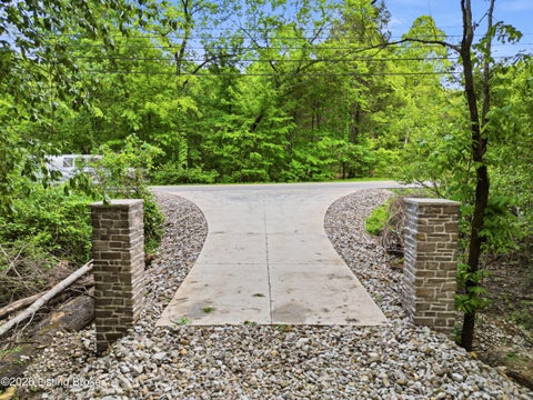 Tiny photo for 5900 Billtown Rd, Louisville, KY 40299 (MLS # 1730964)