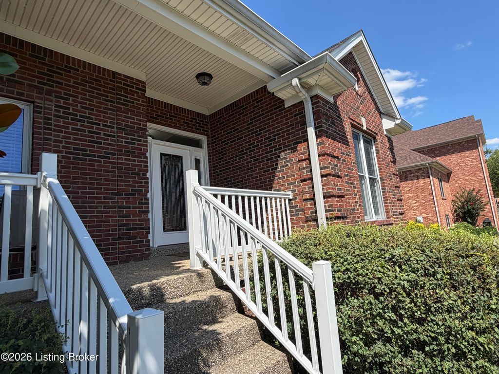 Photo of 4308 Creek Bend Ct, Louisville, KY 40241 (MLS # 1724339)