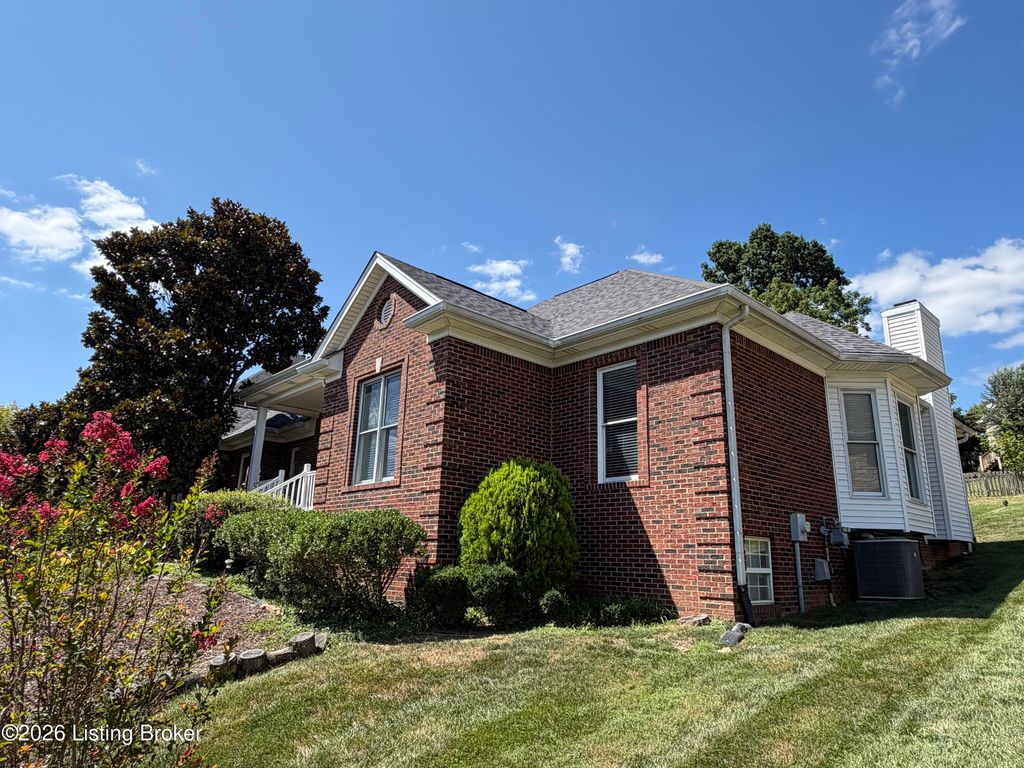 Photo of 4308 Creek Bend Ct, Louisville, KY 40241 (MLS # 1724339)