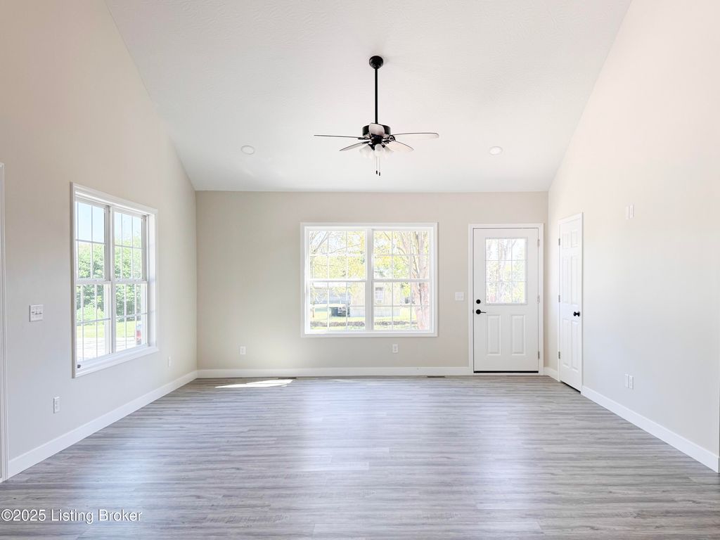 Photo of 7899 Defries Rd, Canmer, KY 42722 (MLS # 1704205)