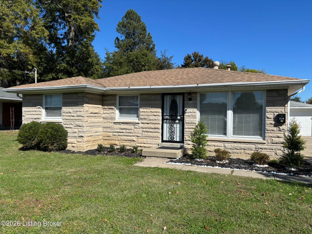 Photo of 2419 Paddock Ln, Louisville, KY 40216 (MLS # 1732990)