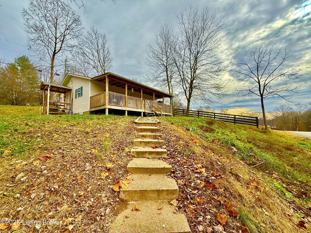 Photo of 92 Beaver Dam Church Rd, Brownsville, KY 42210 (MLS # 1704315)