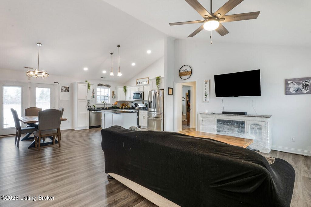 Photo of 501 Independence Way, Vine Grove, KY 40175 (MLS # 1706119)