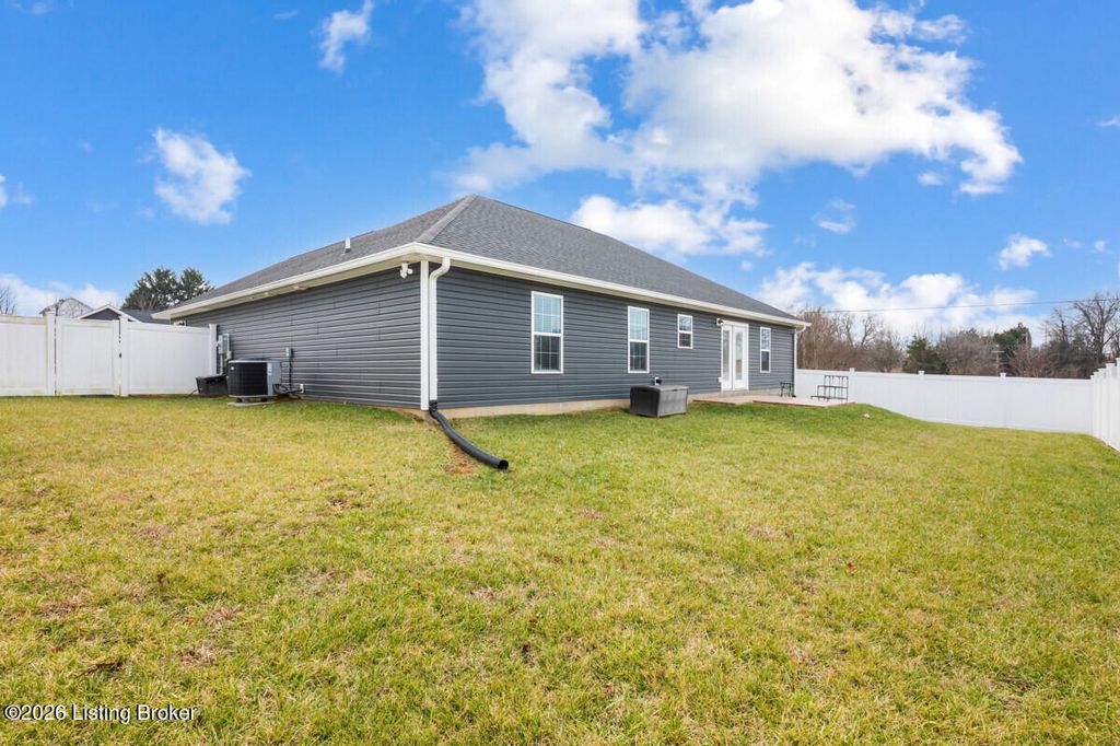 Photo of 501 Independence Way, Vine Grove, KY 40175 (MLS # 1706119)