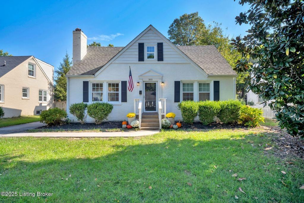 Photo of 303 Oread Rd, Louisville, KY 40207 (MLS # 1709902)