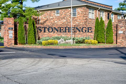 Photo of 308 Stonehenge Dr #102, Louisville, KY 40207 (MLS # 1709508)