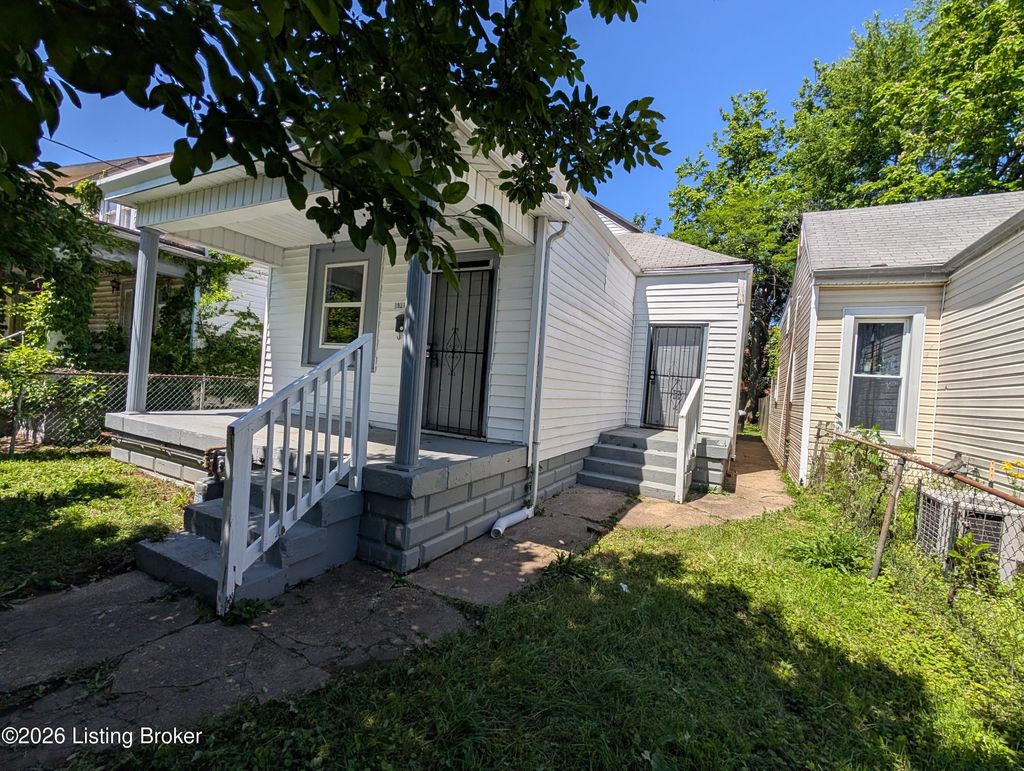 Photo of 1821 Date St, Louisville, KY 40210 (MLS # 1716020)