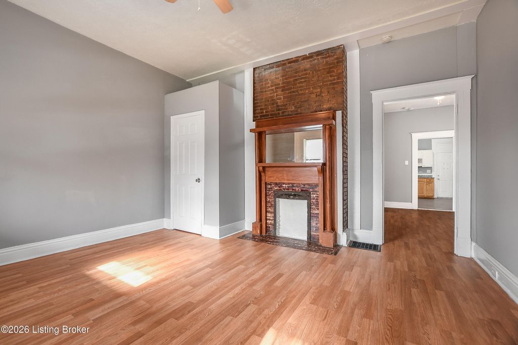 Photo of 1821 Date St, Louisville, KY 40210 (MLS # 1716020)