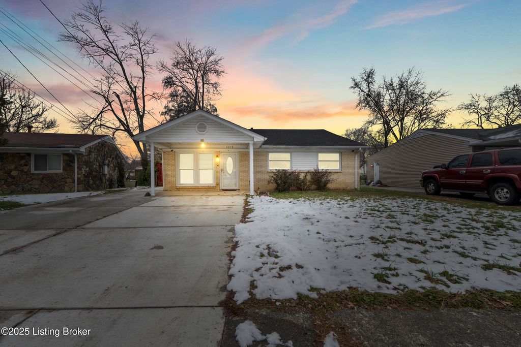 Photo of 4319 Plantus Pl, Louisville, KY 40213 (MLS # 1705300)