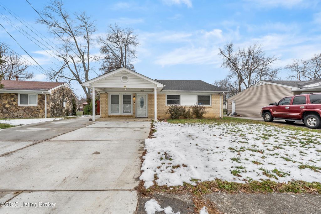 Photo of 4319 Plantus Pl, Louisville, KY 40213 (MLS # 1705300)