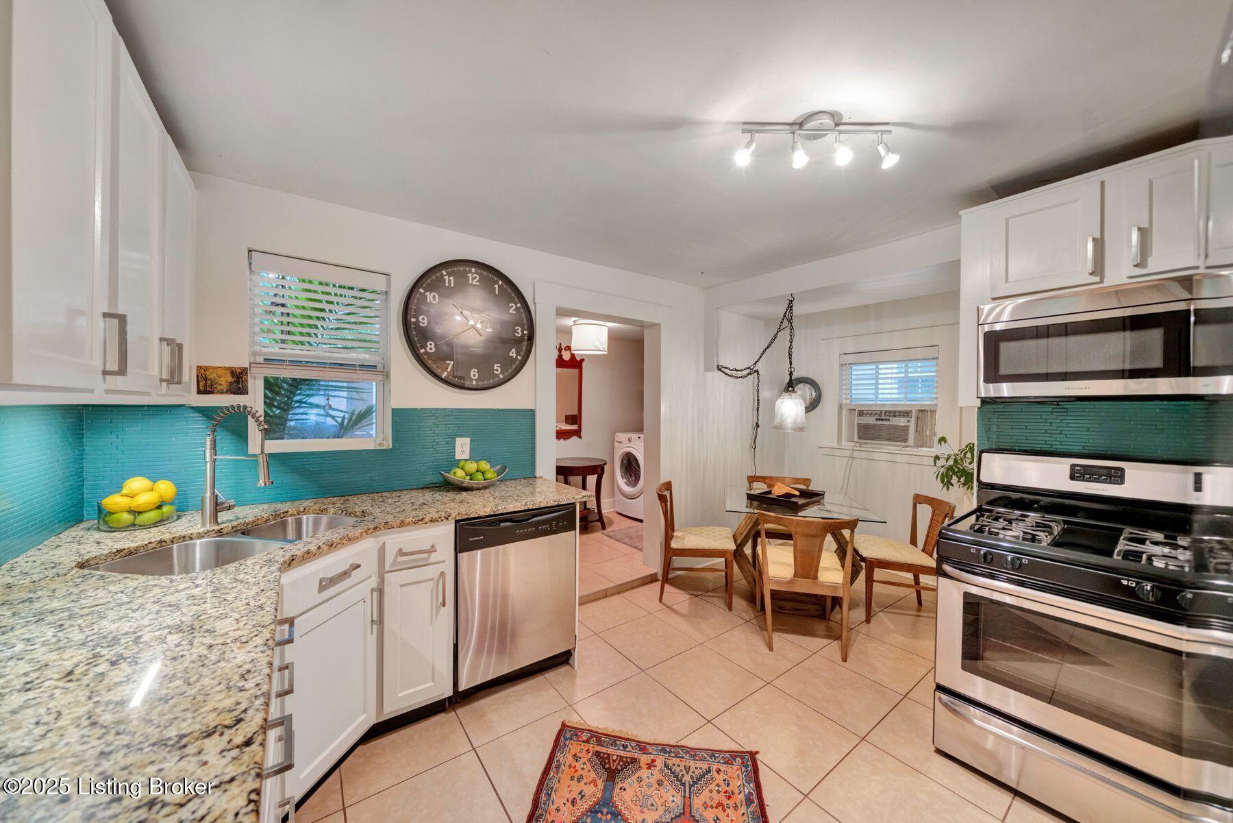 1058 E Saint Catherine St, Louisville, Pennsylvania image 3