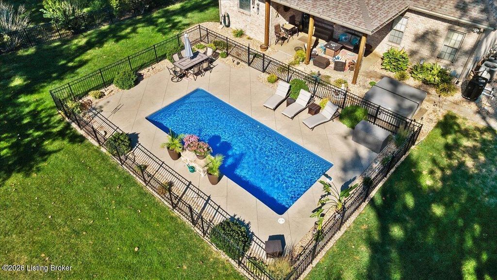 Photo of 2709 Heather Green Blvd, La Grange, KY 40031 (MLS # 1711076)