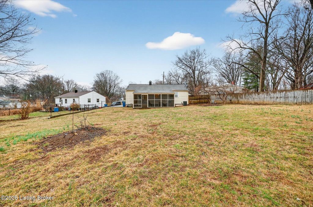 Photo of 309 Summit Ct, Louisville, KY 40243 (MLS # 1710395)