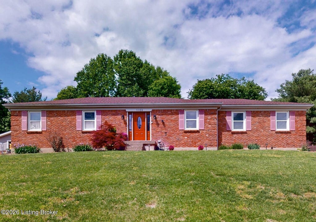 Photo of 1103 Cliffwood Dr, Goshen, KY 40026 (MLS # 1716662)