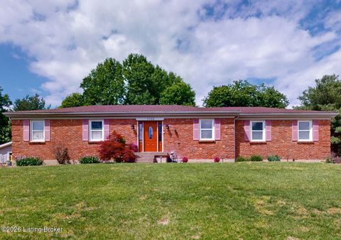 Photo of 1103 Cliffwood Dr, Goshen, KY 40026 (MLS # 1716662)