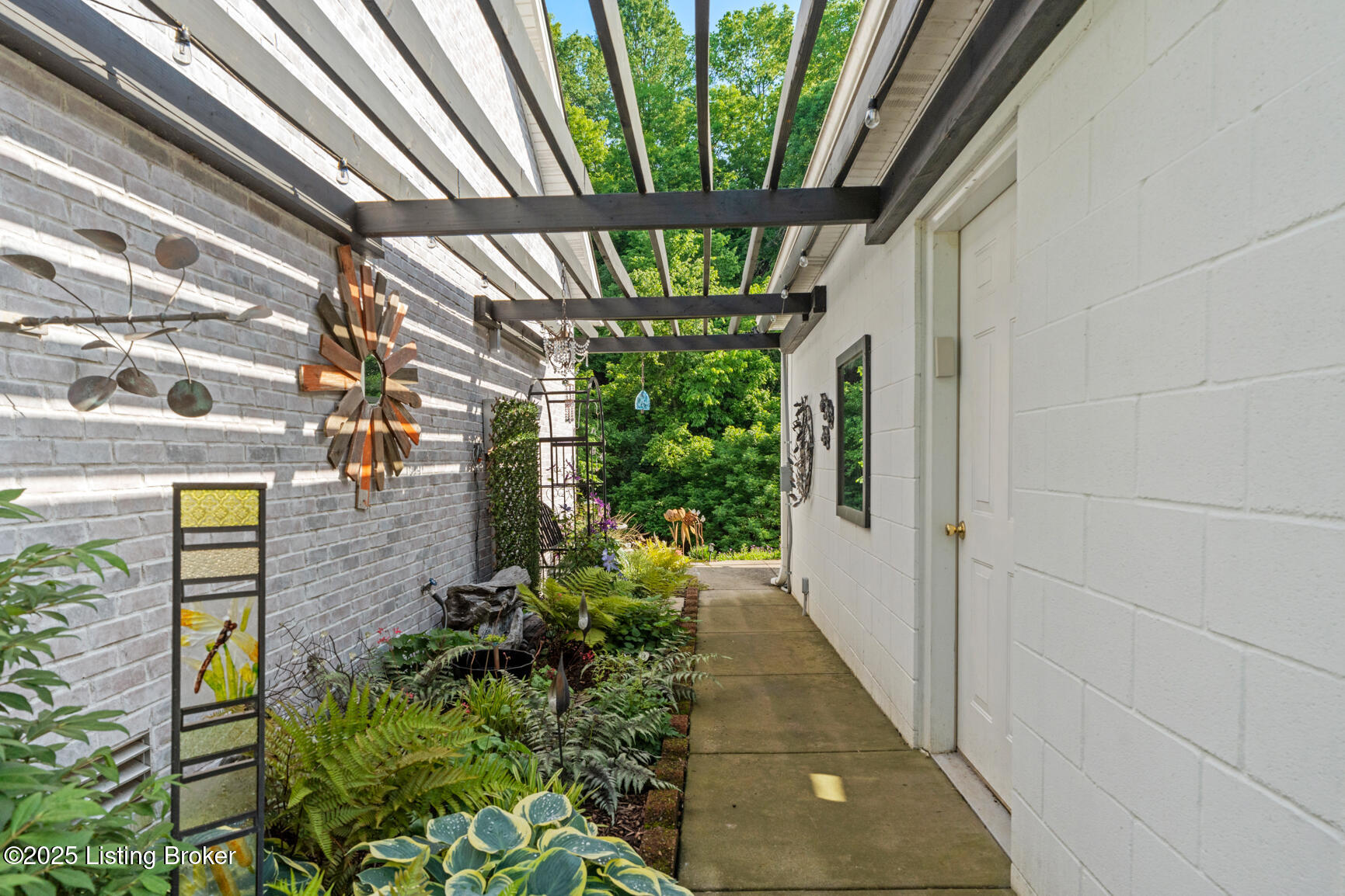 2327 Highgrove Rd, Coxs Creek, Pennsylvania image 7