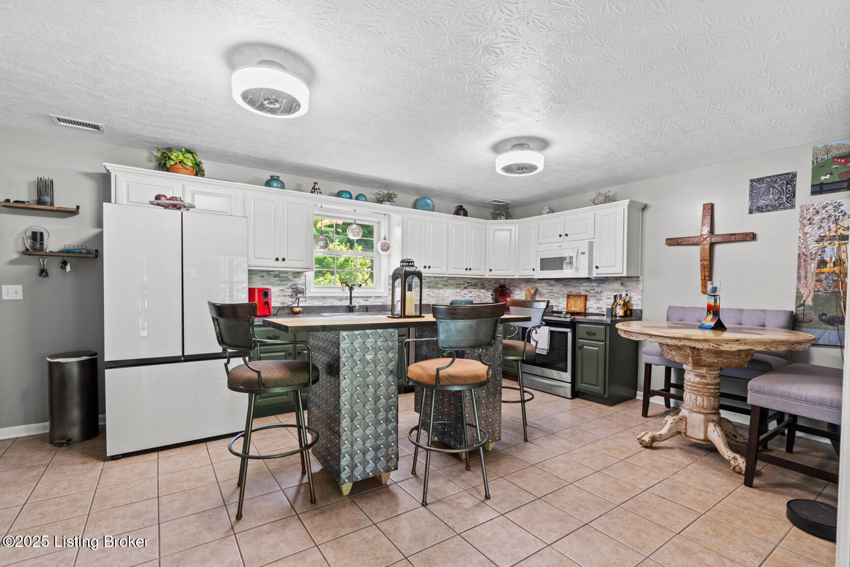 2327 Highgrove Rd, Coxs Creek, Pennsylvania image 13