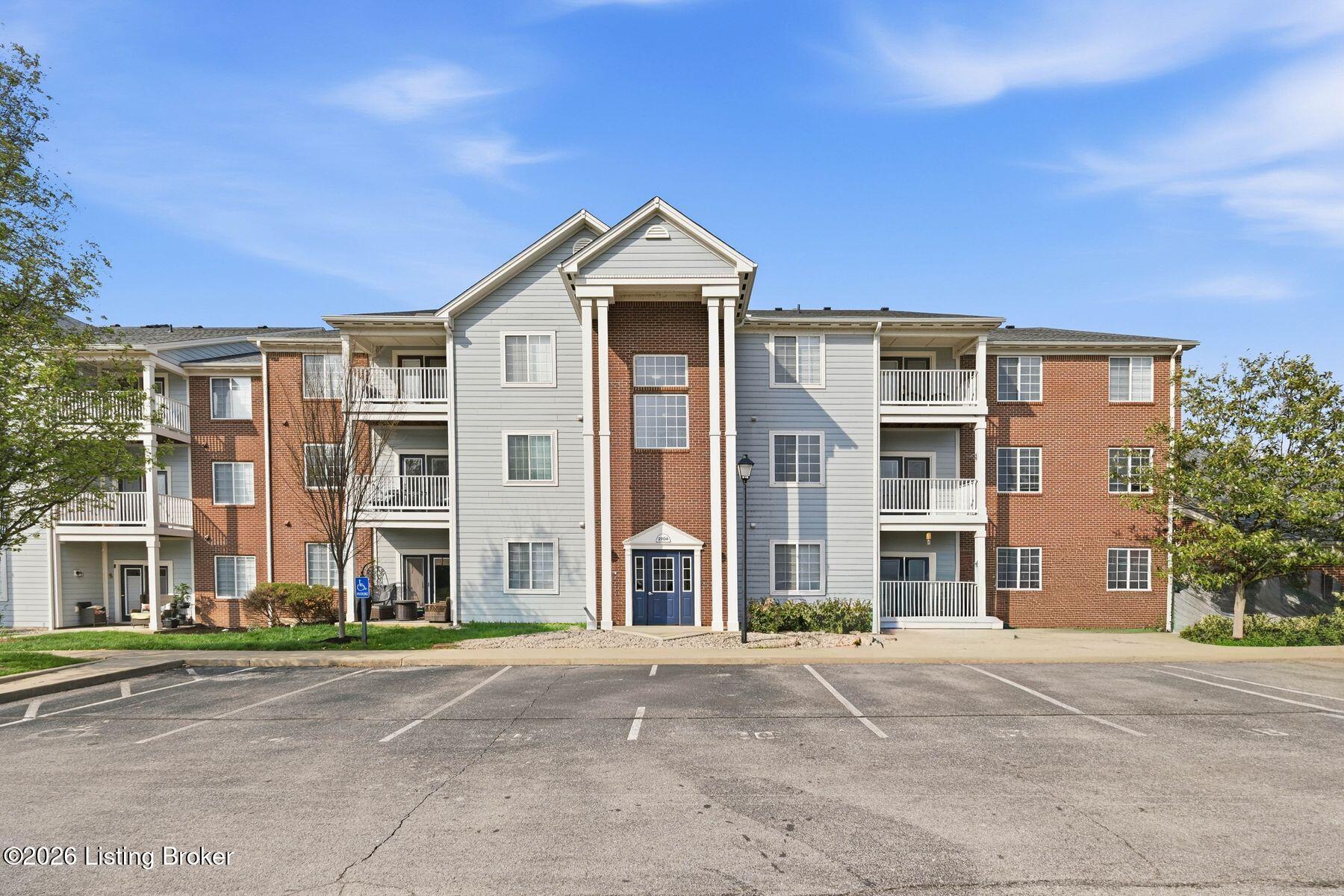 2704 Bradford Commons Dr 103