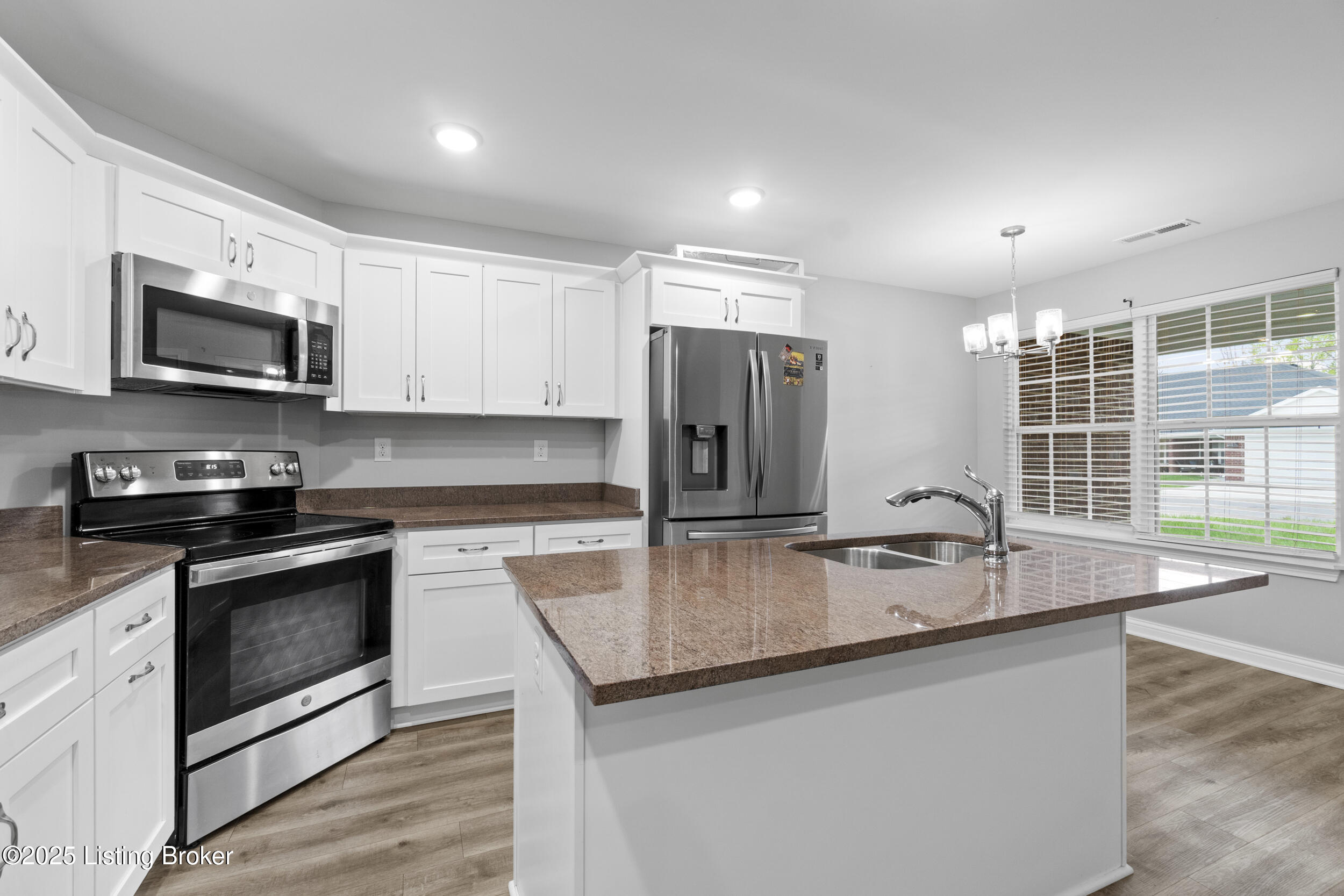 6724 Eagle Wood Dr, Louisville, Pennsylvania image 3