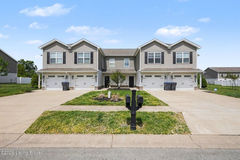 Photo of 6113 Casper Dr, Louisville, KY 40258 (MLS # 1715028)