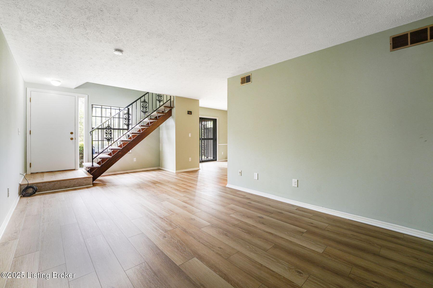 3112 Valley Side Ct, Louisville, Kentucky image 7