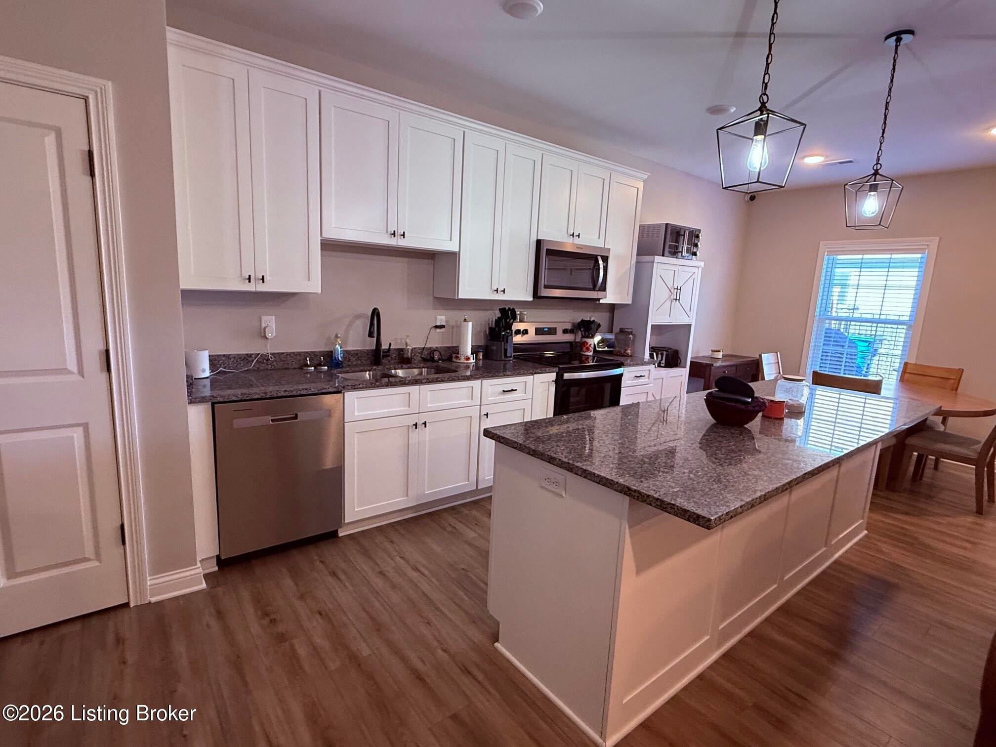 211 Bullitt Creek Dr # 15