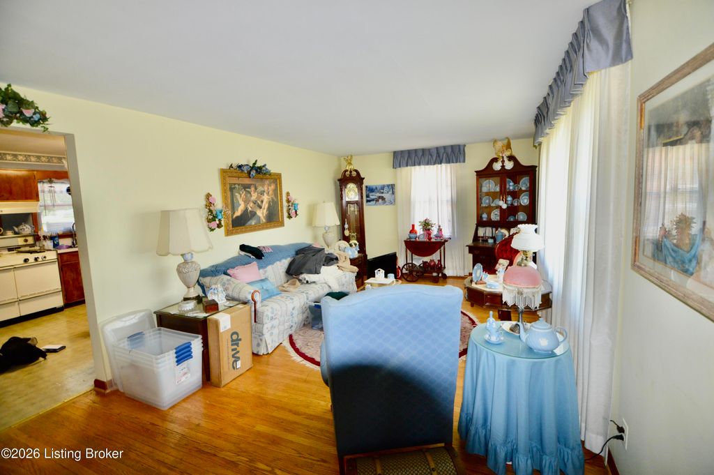 Photo of 3512 Schaffner Dr, Louisville, KY 40216 (MLS # 1717959)