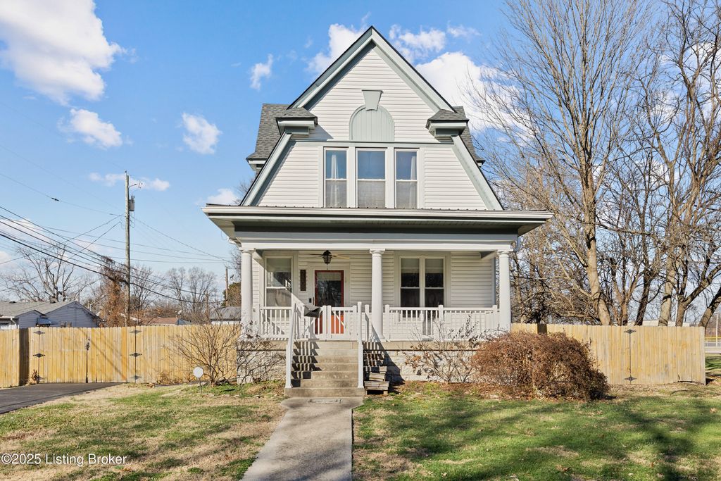 Photo of 2805 Klondike Ln, Louisville, KY 40218 (MLS # 1705928)