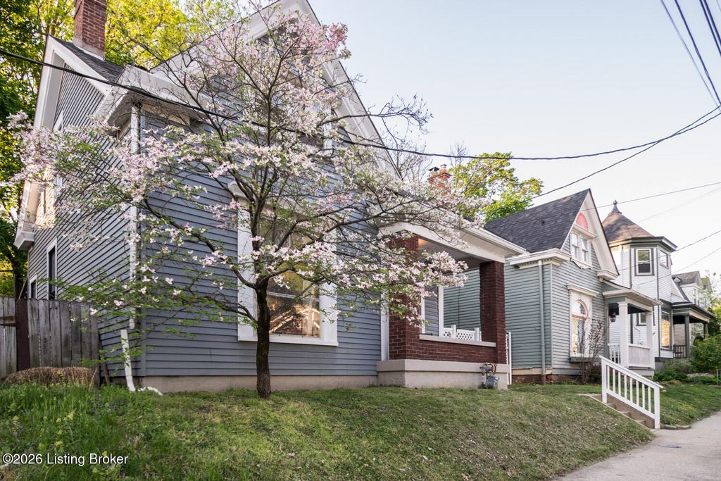 Photo of 2212 Grinstead Dr, Louisville, KY 40204 (MLS # 1713848)