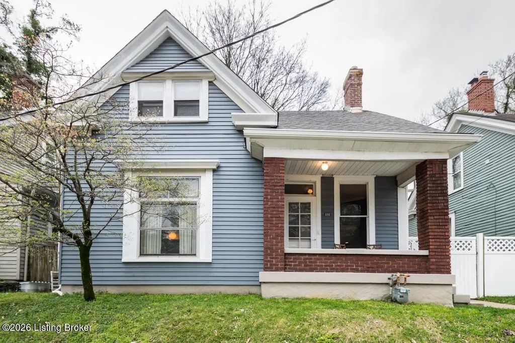 Photo of 2212 Grinstead Dr, Louisville, KY 40204 (MLS # 1713848)