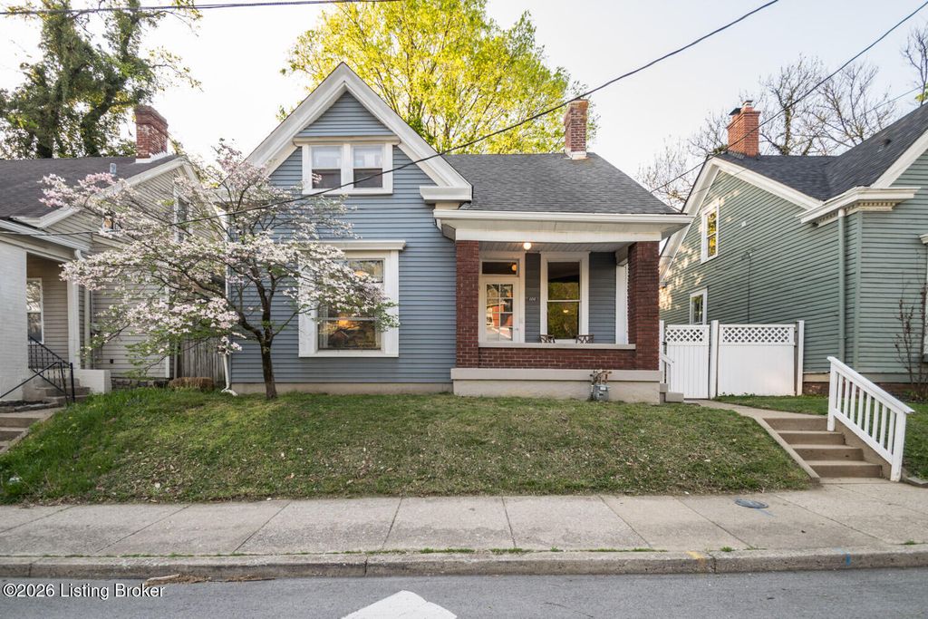 Photo of 2212 Grinstead Dr, Louisville, KY 40204 (MLS # 1713848)