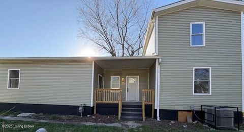 Photo of 666 Curry Ct, Louisville, KY 40211 (MLS # 1711904)