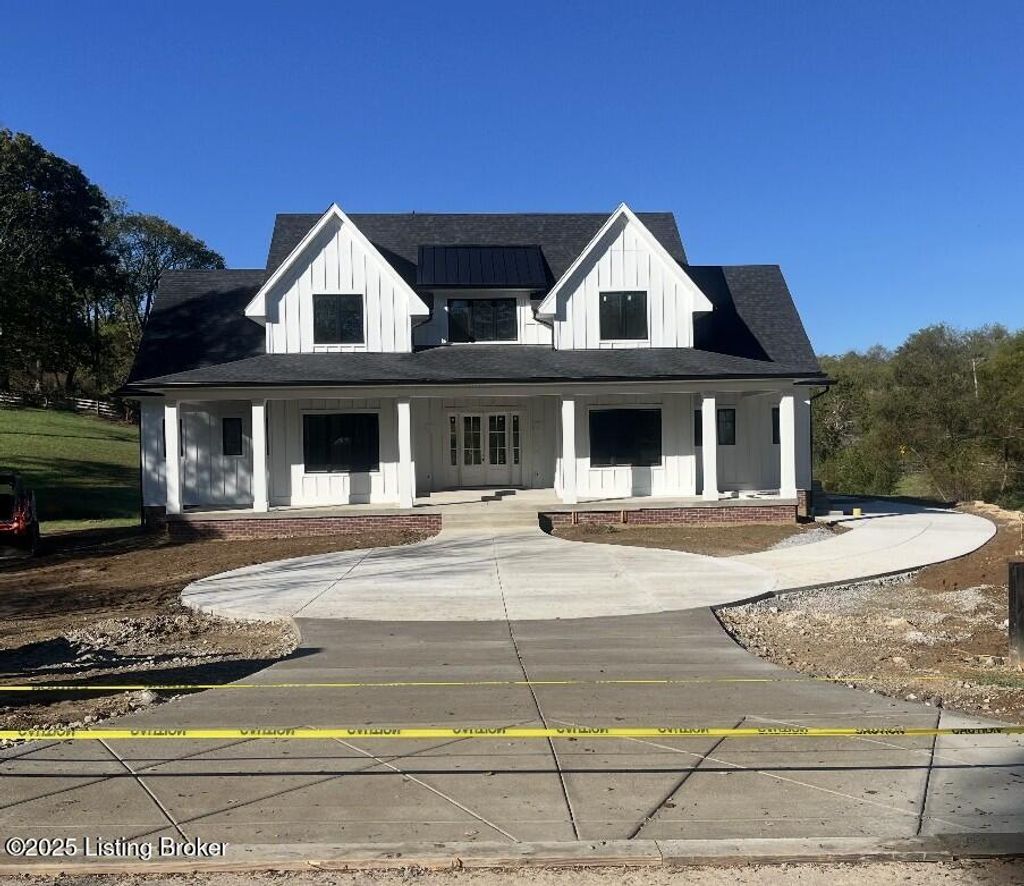 Photo of 3973 Hidden Falls Dr, Prospect, KY 40059 (MLS # 1698886)