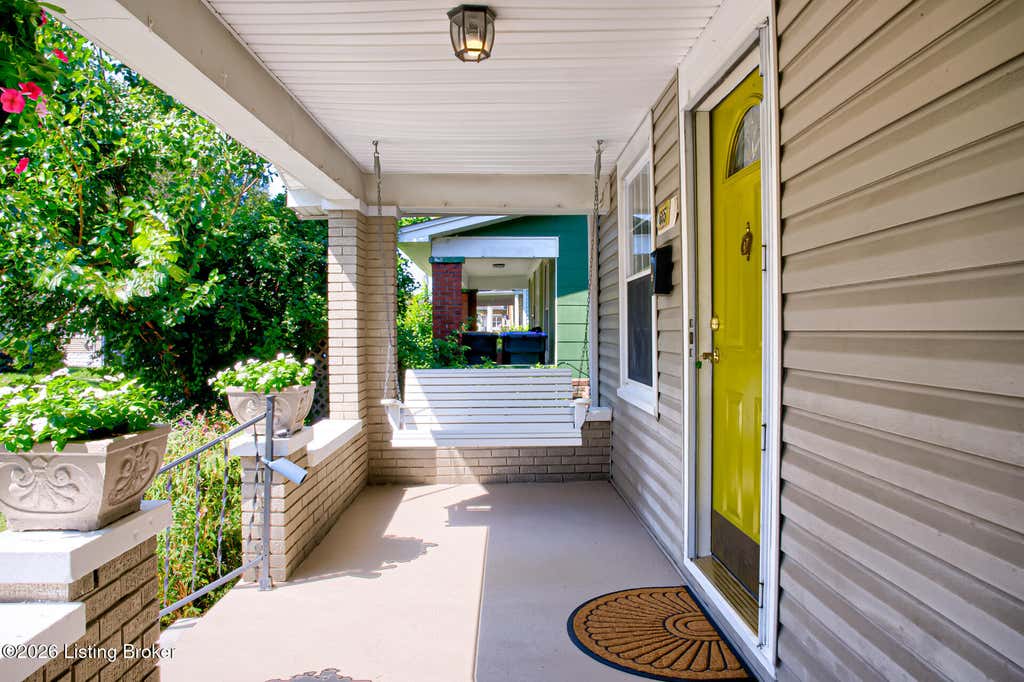 Photo of 665 N Barbee Way, Louisville, KY 40217 (MLS # 1724903)